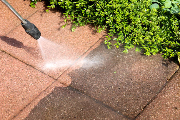 Best Commercial Building Pressure Washing  in Edgerton, WI